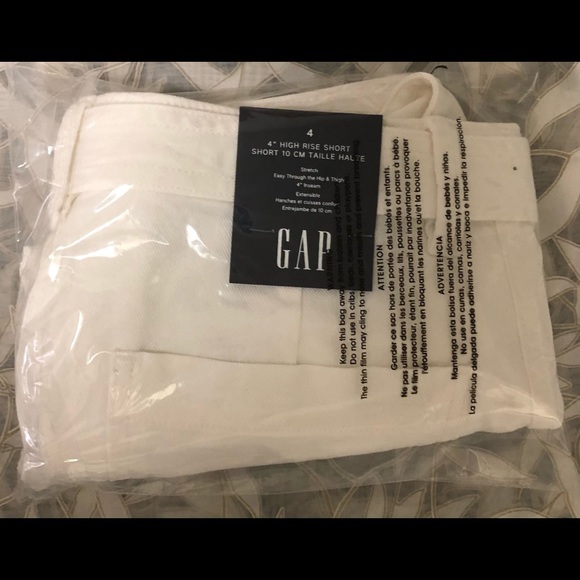 GAP Women’s 4” High Rise Shorts with belt - Picture 5 of 9